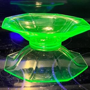 Depression Glass Uranium Bowl – Octagon Flared Style – 10.5” Vintage